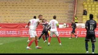 「いきなりキレた」南野拓実、相手選手を首投げ→OFRでPK献上！「突然どうした」「流石にPK」急な愚行にファン騒然