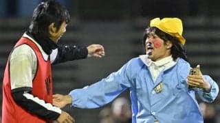 ｢これで試合してたんですね!?｣J3栃木シティFW田中パウロ淳一が『ファミチキすね当て』装着で3-0勝利に貢献!? 応援隊長として｢縁起の良さ｣アピール！｢俺も欲しい｣