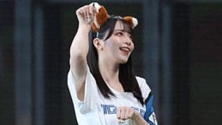 美女の“ミニスカ”きつねが「破壊力ありすぎ」　反響止まず…ファン悶絶「流石に可愛すぎる」