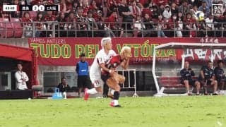 狡猾…？ 鈴木優磨の“ファウル誘発”にSNS騒然「演技かよ！」「相手からしたら死ぬほど嫌な選手」イエローカード頂戴のセレッソDFは不満顔