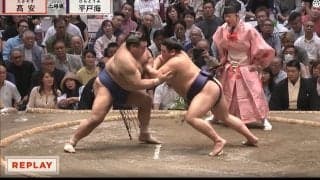 「やばっ」「存在感が別格」大相撲客席に“大物タレント”が降臨 ひと際目立つ姿に驚きの声