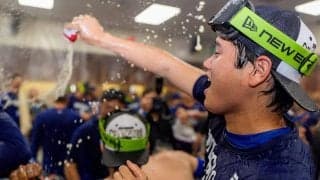 大谷も笑顔…V直後の肩組み4ショットが反響「泣けてくる」　日本人3人で挟んだ26歳内野手