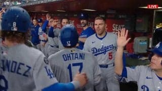 大谷翔平とフリーマンが“お辞儀合戦” 優勝決定試合でアベックホームラン→互いを称え合うベンチやりとりが話題