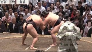 「存在感が別格」大相撲客席に“国民的著名人”が降臨 ひと際目立つ姿に驚きの声