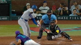 球場騒然！ 大谷翔平、目を疑う“片手変態弾”「ヤバすぎ」「人間やめたんか」軽く振って“まさかの特大飛球”「なんなんこれw」