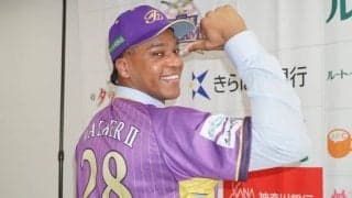 鷹がリーグ連覇の裏で…元助っ人が日本人美女と結婚発表　歓喜の報告「心から感謝」