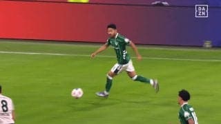 ファン沸騰！ 日本代表DFがバイエルン戦で決定機演出「ファーストタッチが素晴らしい」「攻撃はトップクラス」菅原由勢が完璧トラップ→高速クロス