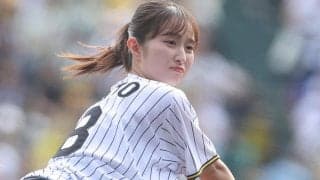 ショーパン美女アナが「可愛くて素晴らしい」　ポニテふわり→脚跳ね上げ投球にお茶の間歓喜