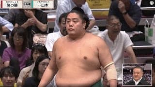 「ちょ、客席になんかいるw」大相撲九月場所にいた“スゴイ人” ただならぬ“出で立ち”に親方らも驚き「存在感を放っています」