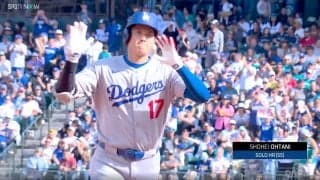 大谷翔平が「新たな歴史の1ページ」実況が伝えた55号 イチロー氏「51番」の下に飛び込んだ劇的アーチ…敵地“異例”の総立ちで歓声やまず