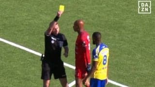 日本人GKが激昂！「厳しい判定」「セルフジャッジで失点」小久保玲央ブライアンの“衝突ノーファウル”が物議…SNSは擁護派と否定派で真っ二つ