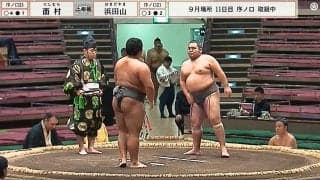 「さすがに目立つ」大相撲、じつは客のいない最初の取組前から“ポツン”と鎮座していた著名人 ”推し“力士に斬新応援も 大相撲九月場所での一コマ