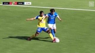 伊東純也を止めた！23歳日本人DFの“ハードディフェンス”に称賛の声「森保監督へのアピールになりそう」「良いタックル」