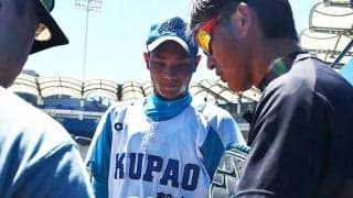 「台湾の大阪桐蔭」で元オリ左腕が野球教室　始球式では“世界一美しい”フォームを披露