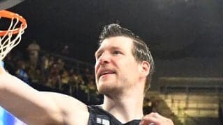 【Bリーグ10年目の開幕】「沖縄愛」を胸に琉球のリング下で体を張るジャック・クーリー　「キングスのファンは世界一だよ」