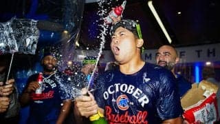 まさかの大暴れ…！？ 今永昇太が「やりすぎw」 謎の踊り、ぶっかけ… シャンパンファイトで“衝撃光景” 「最高すぎる」「これが愛される理由」