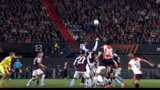 「審判おかしい」上田綺世の豪快ゴールが“誤審”で取り消し…スタジアム大ブーイング「どこがファウル？」物議を醸すジャッジにファンも監督も憤慨