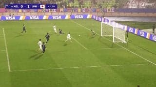 超反応！17歳日本代表GKの“左手１本ビッグセーブ”が「弾く位置も完璧」「若林源三だ」荒木琉偉が大ピンチを救った瞬間【U-20W杯】