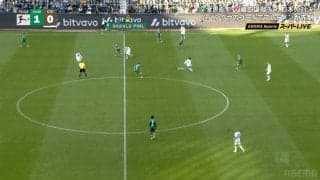 ファン興奮の12秒間！藤田譲瑠チマが絶品スルーパス→菅原由勢が好カバー「流石のパス」「よく守った」ブンデスリーガで日本人対決