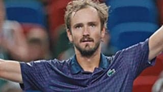 メド 死闘制し3度目の正直