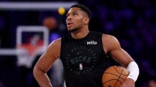 米メディアの“トレード交渉”報道にヤニスが反応「僕はここにいる。余計なことは気にしない」