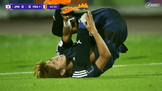 「そりゃキレるわ」日本代表10番が“爪先を踏みつけ”被害→レッドカード要求「大関くんに何してくれるんや」ファンも激怒【U-20W杯】