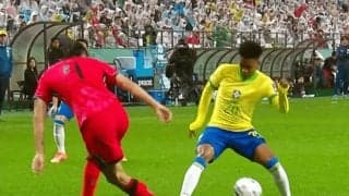 「何やってんだよ…」韓国代表DFの“衝撃ミス”に騒然！「本当にバイエルンの選手？」ドタバタ対応でブラジル新星にゴールを許した一部始終