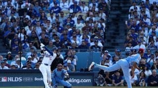 一体、何が起きた…！？ 大谷翔平、逆方向ゴロで“異変”「どうした？」「魔打球やん」相手野手が捕れない“まさかの展開”