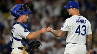 ド軍左腕、脱ぐと衝撃ボディ「いかつすぎ」　覆面男に日本人仰天「ごつい刺青でわかる」