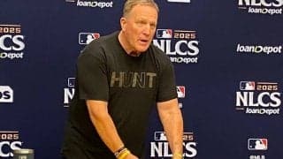 ブ軍監督、日本人記者を立たせ自己紹介要求　異例の冒頭に会場驚愕…総勢56人に「名前を教えて」