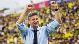 柏の歴史的大逆転の裏に“リカ将の煽り”あり！｢この光景見たとき震えた｣｢こんな監督、見たことある？｣両拳を突き上げるスペイン人指揮官に日立台のボルテージ最高潮