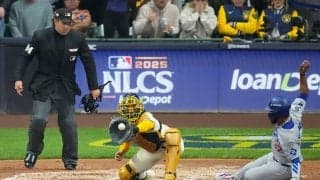 何してんの…！？ ド軍が走塁ミスで“まさかの光景”「こんなの見たことない」球場がざわつく“想定外の展開”「激レアだな」「珍プレー行き」