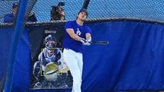 大谷翔平のフリー打撃、フリーマンがまさかの発言　屋根裏直撃の豪快弾も「パワー不足」