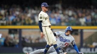 一体、何が起きた…！？ 大谷翔平に「ドン引き」相手捕手が混乱… 隙を突いた“爆速盗塁”「油断できないな」