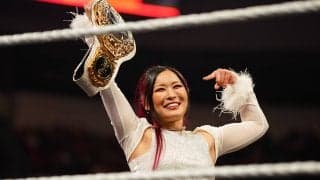 目を輝かせたキッズとハグ…“神対応”世界的人気の日本人女子レスラーのほっこり入場シーンが大反響「カワイイ・オブ・カワイイ」