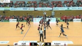 女子バレー、“超高身長”選手の直角スパイクにアリーナどよめき