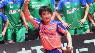 張本智和、強行出場のエースがもたらした逆転勝利「Tリーグまでアジア選手権の気持ち」　シングルス7連勝で岡山を牽引