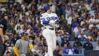 一体、何が起きた…！？ 大谷翔平に「ドン引き」衝撃の3発… “逆方向豪快弾”に捕手が動けなくなる「トラウマだろ」「無慈悲すぎる」