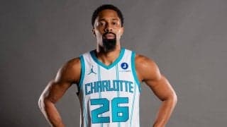 NBAキャリア11年を誇るベテランガード、スペンサー・ディンウィディーがホーネッツから放出