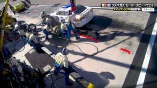 ストップ位置に「停まりきれなかった」 自陣ピットを“通過”→クルーの動きもおかしくなる「前過ぎちゃった」