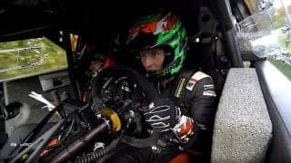 世界ラリー、GRヤリスが“体当たり走法”→障害物を動かして5秒ペナも「小さな瞬間」 トヨタ36歳“動じない”猛アタックが話題