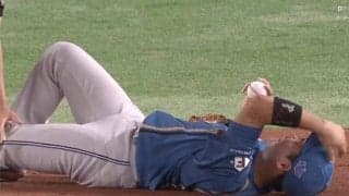 CSで両軍アクシデント…ハム山縣と鷹周東が交錯　山縣は立ち上がれず担架で退場、球場騒然