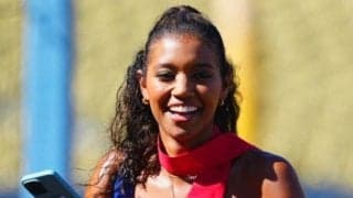 ド軍ナイン容赦なし…美人レポーターがびしょ濡れ「めっちゃ浴びてる」　思わず絶叫