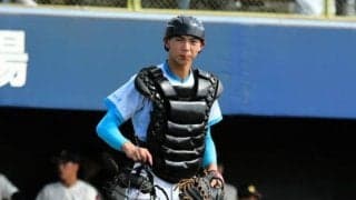 57球すべてに直球のサイン　エースを導いた山梨学院の1年生捕手