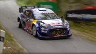 頭のネジがぶっ飛んでる！世界最速ラリー車、大ジャンプの着地で「横に向くぐらい反ってます」 足回り大破→“それでも走る”衝撃光景