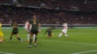 日本代表・鈴木唯人がフライブルク加入後初ゴール！“神ムーブ”からの高速ダイレクトシュート炸裂の瞬間