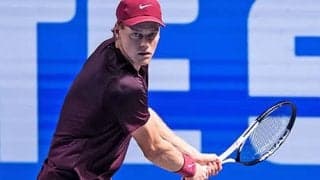  無敗シナー 同胞対決制し8強 