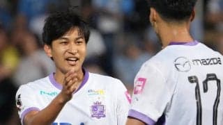 これはお宝？あざとい？ ニューヒーロー賞受賞の広島19歳天才MF中島洋太朗の“小首傾げ”ショット公開！｢そんなポーズもできるの？｣｢見たことない洋太朗で大横転｣