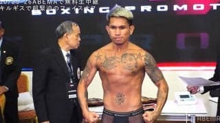 「幕之内一歩です！」悪童・カシメロ、“カッコ良すぎる”Tシャツに大興奮 フェイスオフは亀田京之介が握手“拒否”で不穏