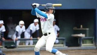 花咲徳栄が13年ぶりの決勝進出！強打の捕手がエースの力投に応えるダメ押し弾｢絶対に援護したかった｣【秋季関東大会】